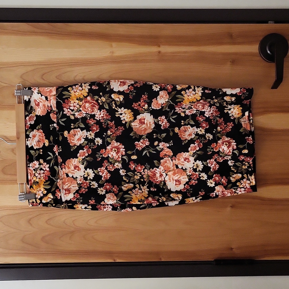 I'm in love with Derek Skirt